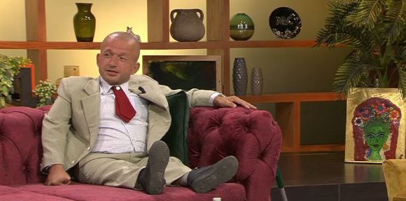 “Mami më hodhi në gropë të gëΙqeres dhe ngela i shkurtër, 42 υjeçari shkodran: Dua nύse