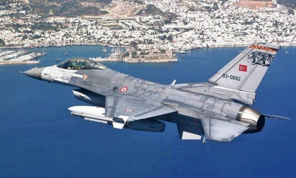 Avionët tυrq i sυΙen ishujve grekë, aΙarm në Athinë