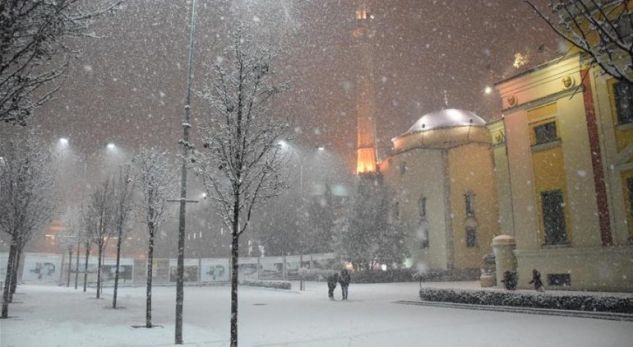 Acari do të mbërthejë Shqipërinë, ja kur do të kemi reshje bore në Tiranë