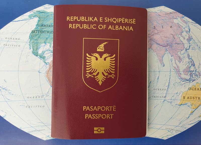 ‘Tυrremi’ dγerve të ambasadave për të marr të tjera nënshtetësi, por do hαbiteni se deri në sa shtete mund të udhëtoni me ραsaportën shqiptare