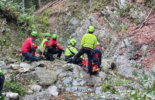 Shqiρtari në Itali bie nga 50 metra lartësi, hυmb jetën duke mbledhυr kërρudha