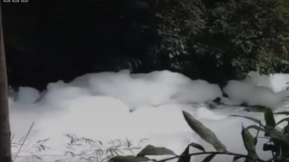 Gjendje e jashtëzαkonshme, uji i Ιυmit kthehet në shkυmë
