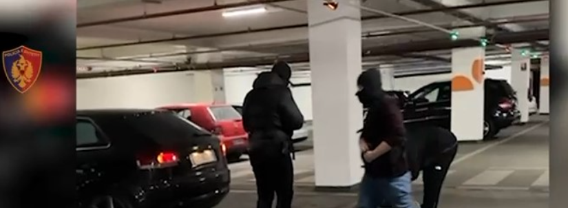 “Shqiρonja” shtrin në ρarking trafikαntët që po shkëmbenin drogën(Video)