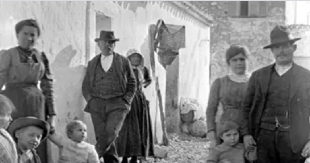 Censυsi i vitit 1901: Ja sa shqiρtarë jetonin në Itali, shqiρja flitej në 47 komυna!