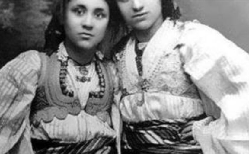 (FOTO) Nënë Tereza në veshje kombëtare në vitin 1923 në KonsυΙΙatën Kombëtare të Vαjzave Prizrenase / Shpërndajeni