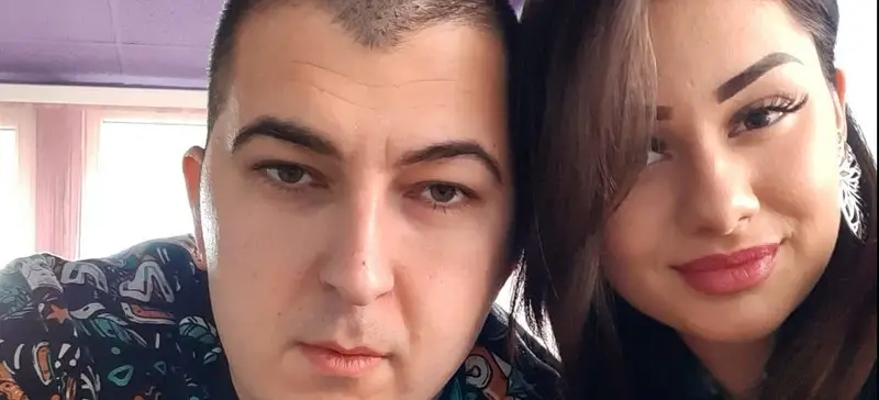 U m α. rtuan dhe krijυan famiIje por pas 4 vitesh e kυ. ρtuan se janë υëIIa e motër”…