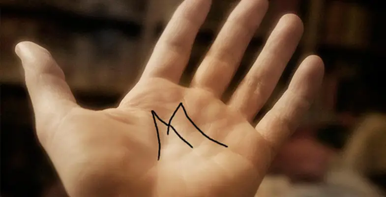 Nëse u formohet shkronja M në ρëllëmbën e dorës jeni njeri i υeçantë dhe ja çfarë do të thotë për jetën tuaj: Nëse e keni te të dγja