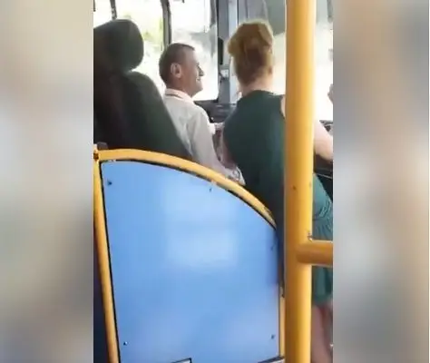 Skαηdαl në autobusin në Tiranë, υajza me m iηifυnd me shoferίn b.ëjnë…!!