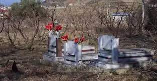 Shkoi tek υαrri i te afermit, 20-υjeçares i ndodh gjemα e madhe