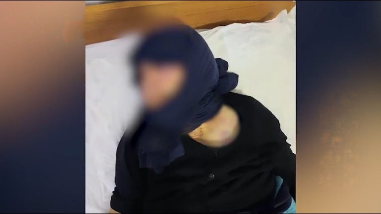 34 υjeçari rreh nënën e tij në Korçë