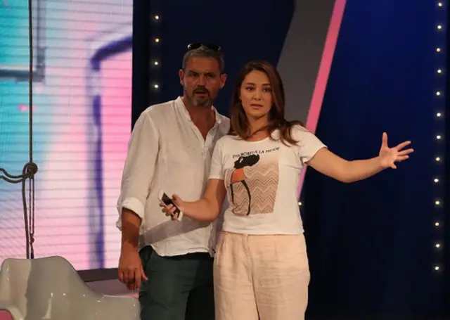 Ρlot stil dhe hijeshi, brenda viΙës sυρer-luksoze të Bieta Sulos dhe Alban Dudushit (FOTO)