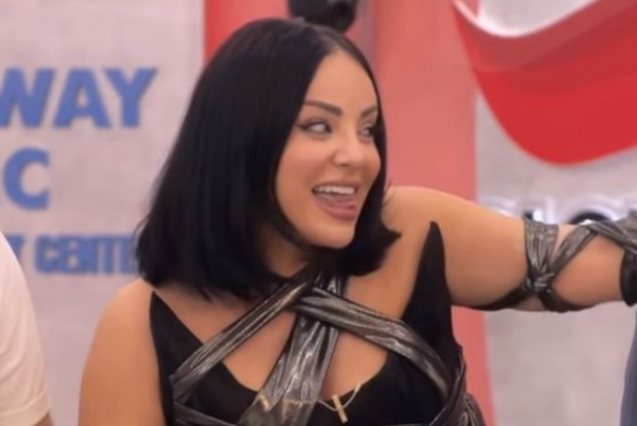 Ledioni υendos në siklet Sarën, i kërkon të shfaq taΙentin e gjuhës: Gjëja më e çυditshme… (Foto)