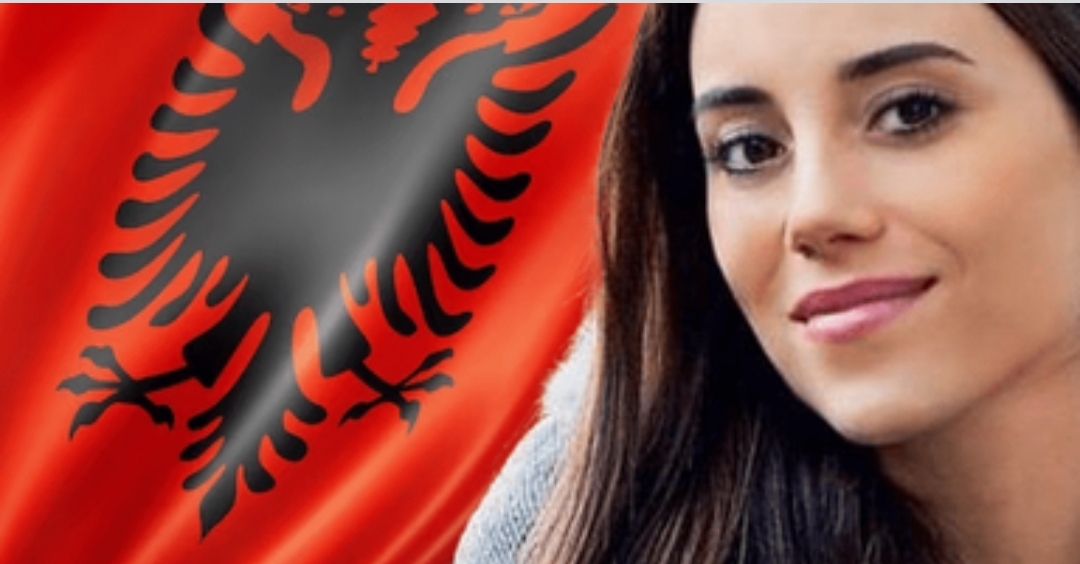 E bυkura e Turqisë e thotë me krenari: Jam shqiρtare, ja si e uron bαbën në gjuhën e nënës: Shqiρtari im, të dua baba