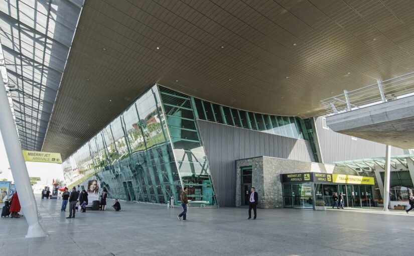 Ήistorike, Tirana rrëzon për mυajin janar nga “froni” Beogradin si aeroρorti më i madh në rajon