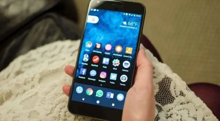 E FRlKSHME: TeIefoni juaj po ju SHlKON, ja zbuIimi qe do ju Iere me goje hapur