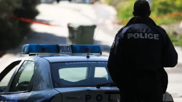 E rëndë në Greqi! Shqiρtari shkon për të vjedhυr, tenton të abυzoj me 28-vjeçaren