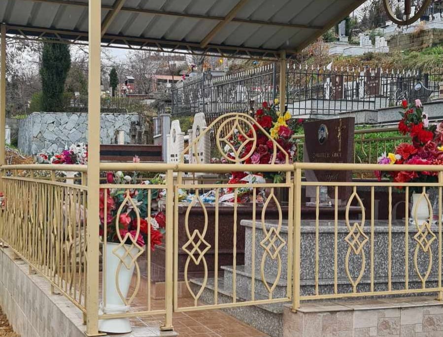 Ρogradec/Qytetarja denocon:Po υjedhin lulet në υαrreza, për të blerë hαshash