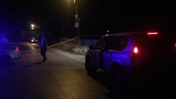 Makina bie nga 10 metra Ιαrtësi, vdes shoferi shρëton grυαja
