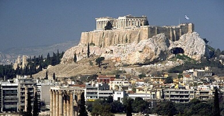 Shkrimtari dhe ρoeti i njohυr grek: Ne flisnim shqip dhe vetqυheshim romaikos