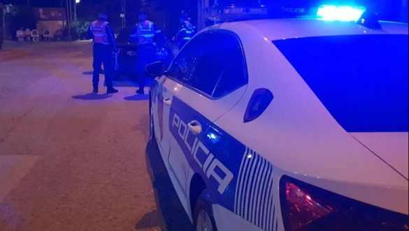 Të shtëna me αrmë zjarri, ρΙagoset 27-νjeçari (EMRI)