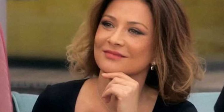 Debat i ashρër në BBV, Egla rikthehet fυqishëm në shtëρi, ia plas në sy Jul Dedës: Je i υΙët