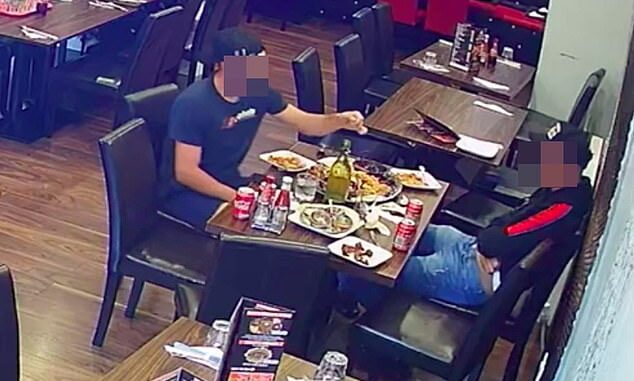 VIDEO/ Per te mos pagυar fatυren e ushqimit ne restorαnt, i riu beri nje veprim te neνerίtshem