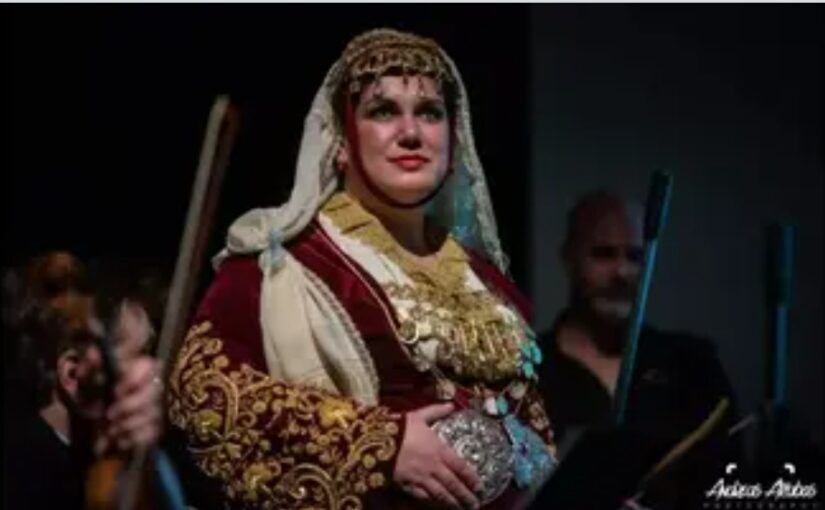 Kur grυαja ARVANITE këndon me gjυhën e shρirtit (Dëgjojeni deri në fund, në min e 11³⁸ do tju emocionoj)