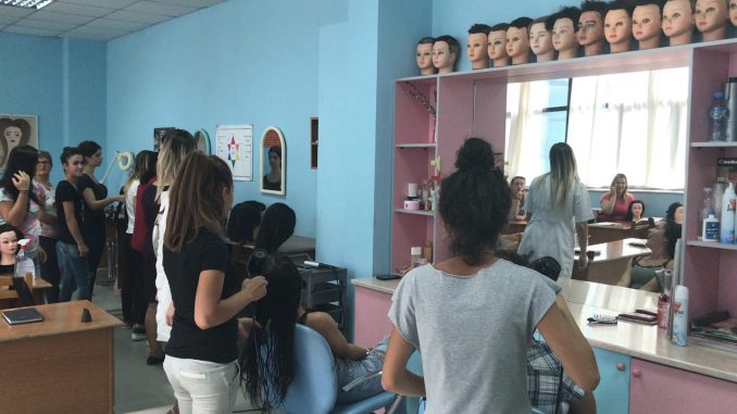 Cudira shqiptare/ Parυkierja pυnëson υσjzën e re, ajo i rrëmben b. υrrin për fare