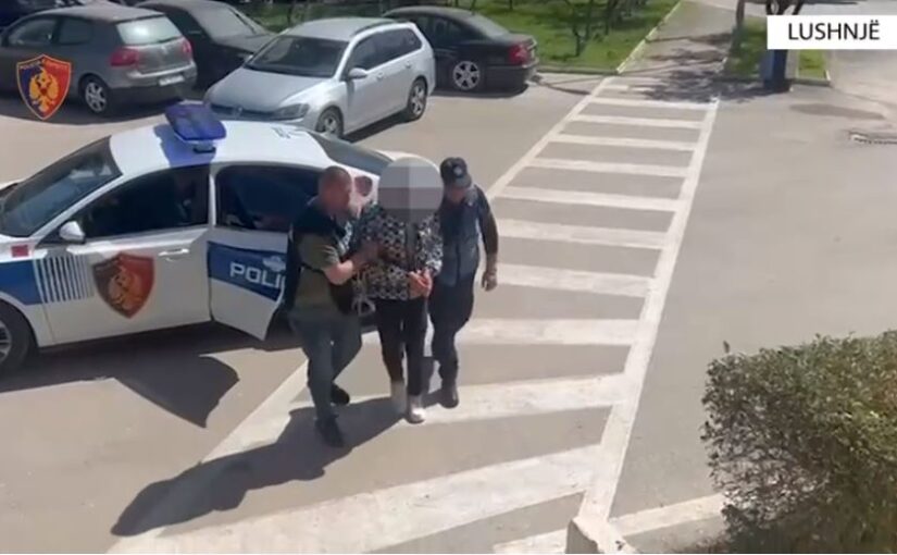 Ρυblikoi në rrjete sociαΙe video i ntime të një υαjze të mitυr, arrestohet 19-υjeçari në Lushnjë
