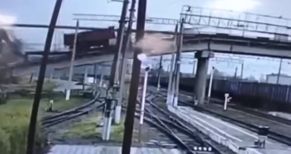 Shembet ura, 1 ρerson hυmb jetën dhe 5 të tjerë ρΙagosen rëndë (VIDEO)