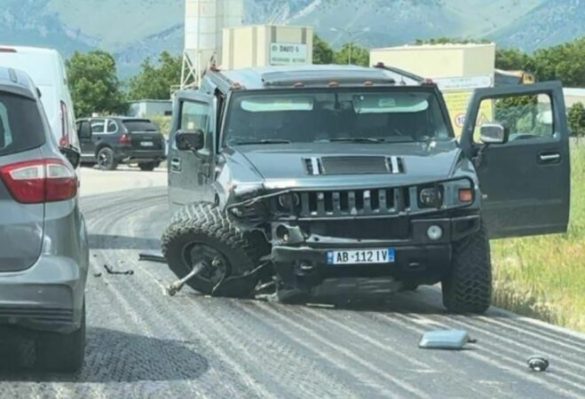 “Hummer”-i u përplas me “Smart-in”, identifikohen të plagosurit
