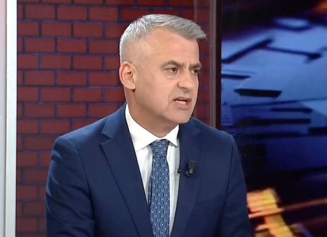 Vangjel Dule: Shqiptarët në Greqi i ndryshuan emrat nga qejfi! Nuk i linte komunizmi të kishin emra kristianë