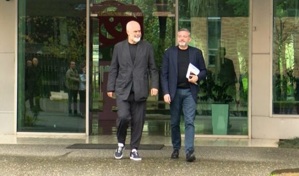 Mitsotakis është i shqetësuar, por Rama nuk heq dorë nga takimi me shqiptarët në Athinë, Klosi zbulon detajet