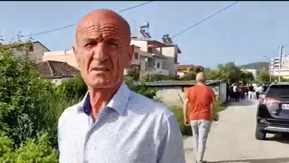 Babai plagosi vajzën dhe më pas vrau veten, flet i afërmi: Vajza ishte divorcuar, fëmijët i kishte marrë i ati…