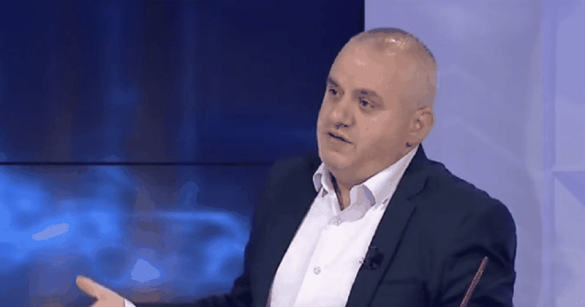 Vizita e Ramës në Athinë/ Plas keq në emision, Artan Hoxha përplaset ashpër me analistin: Nëse nuk ndërroje emër në Greqi…