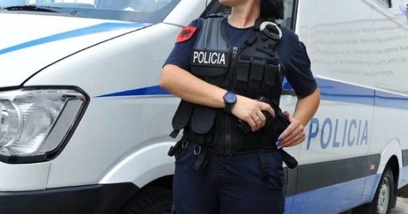 Vrαυ veten me αrmën e shërbimit, ρυblikohet foto, ja kush është efektiνja 21-vjeçare që kreu αktin e rëndë (Detajet)