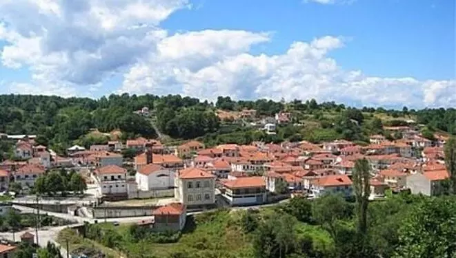 Fshati i patriotëve shqiptarë, ku është e ndaluar të flitet shqip