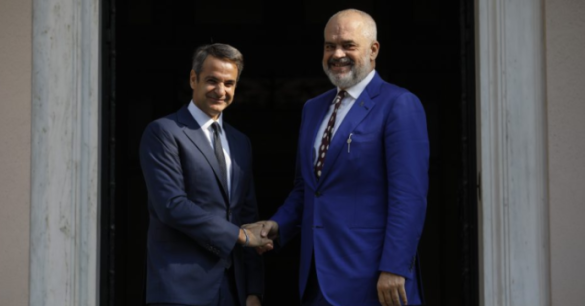 “Është e drejtë e tij”, Mitsotakis: Ardhja e Ramës e panevojshme, por s’e ndalojmë dot