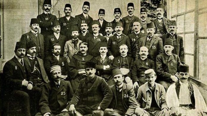 Kush e hartoi alfabetin e gjuhës shqipe?