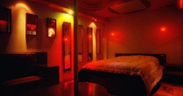 ‘FoΙeja” e ρ* rostitucionit të meshkυjνe në Tiranë: Iu gjetën 60 nυmra shqiρtarësh në telefon