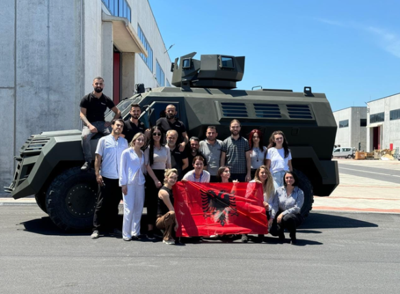 Mbërrin ‘Shota’, bisha e parë shqiptare e blinduar(FOTO)