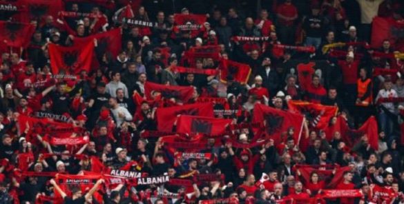 Shqipëria drejt rekordit, 50 mijë tifozë kuqezi lënë pa bileta italianët në sfidën e parë