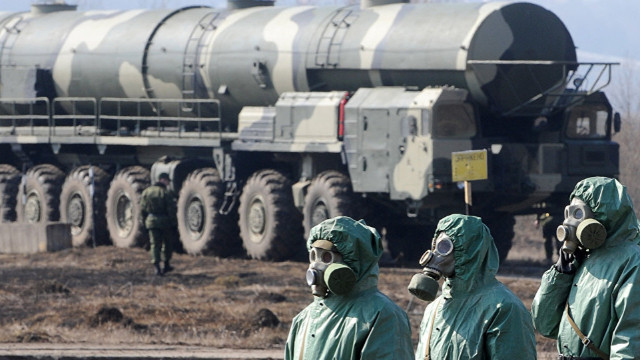 Mehmet Shehu firmosi mandatin 8000 dollarë për ‘vjedhjen’ e sekreteve të bombës atomike nga francezët