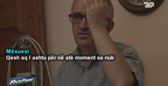 Mësuesi në Elbasan i kërkon nxënëses numrin e telefonit në FB/ Edhe pse i pezulluar, shkon në shkollë