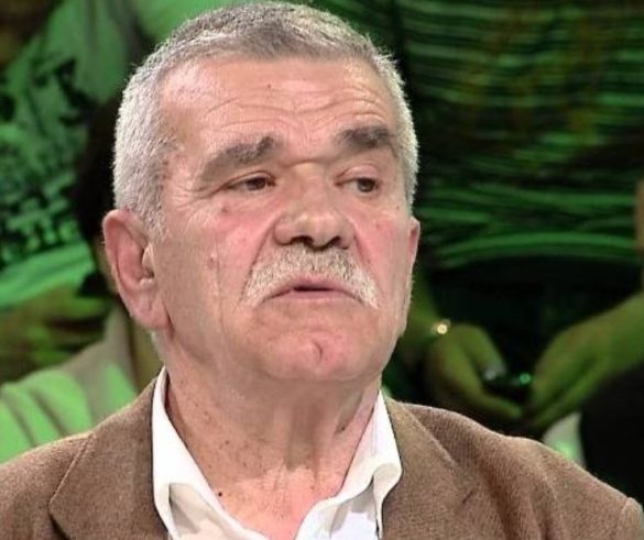 Artisti i merituar Robert Ndrenika bëhet stërgjysh, e bija publikon foton e rrallë