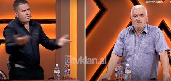 “Ti e kishe në kre vat”/ Ardiani i përplas ish-vjehrrit t radhtinë e së bijës: Më fiku telefonin, erdhi në darkë