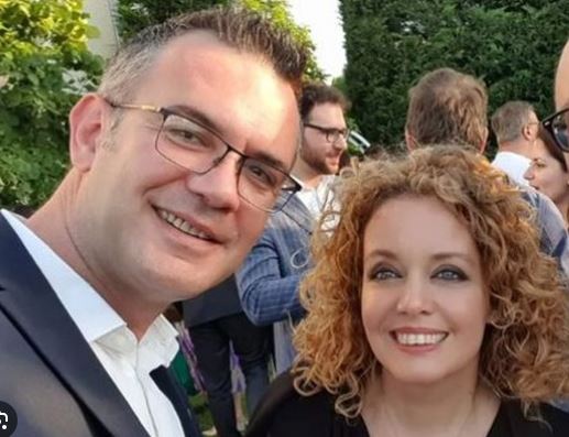 “E shoh në sytë e tyre”, dhurata e dashurisë që Gerti Bogdani i la bashkëshortes së tij