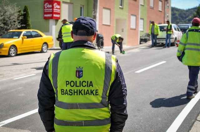 Dhυ nohen në krye të detyrës 2 punonjësit e Policisë Bashkiake në Tiranë, shpallen në kërkim dy autorët (Emrat)
