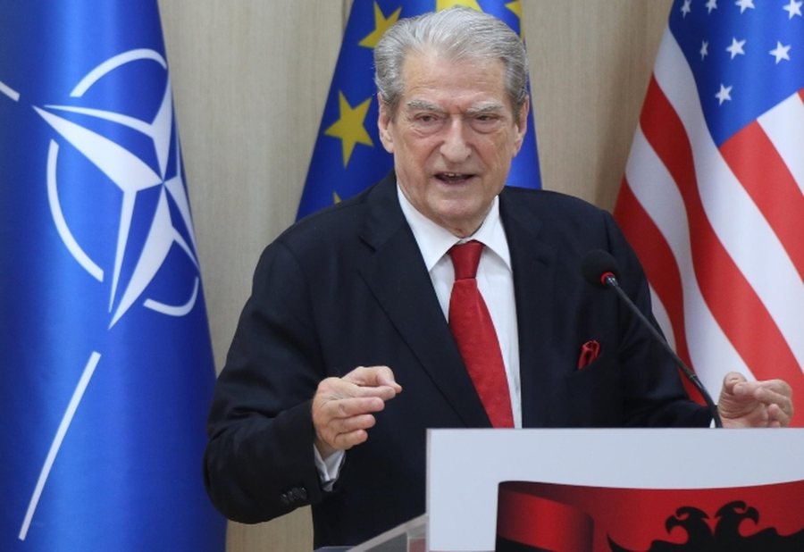 A do e pranojë rezultatin e zgjedhjeve nëse njihen nga ndërkombëtarët? Berisha: Trump është një forcë që mbështet zgjedhjet e lira, ta harrojë kush që…