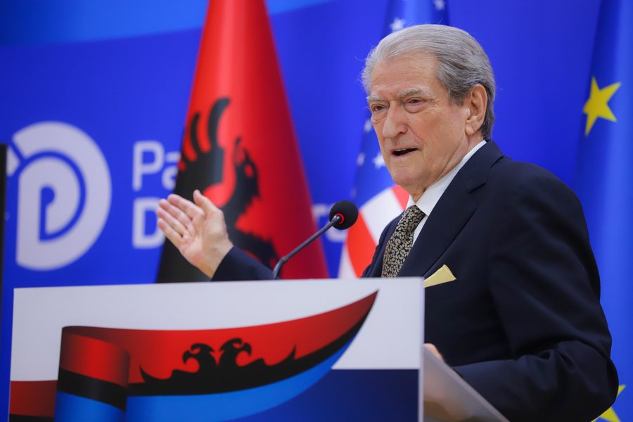 A ia vlejtën paratë që dhatë për Chris LaCivita? Berisha: Po, sepse drejtoi fushatën më të suksesshme në histori! Beteja jonë është e një rëndësie të jashtëzakonshme